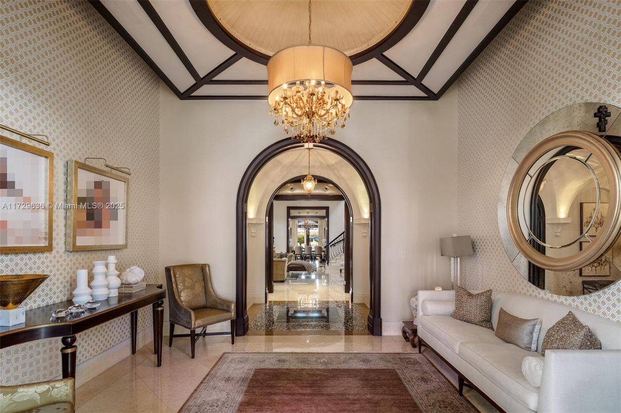 Chandelier, Interior, Pendant Lights