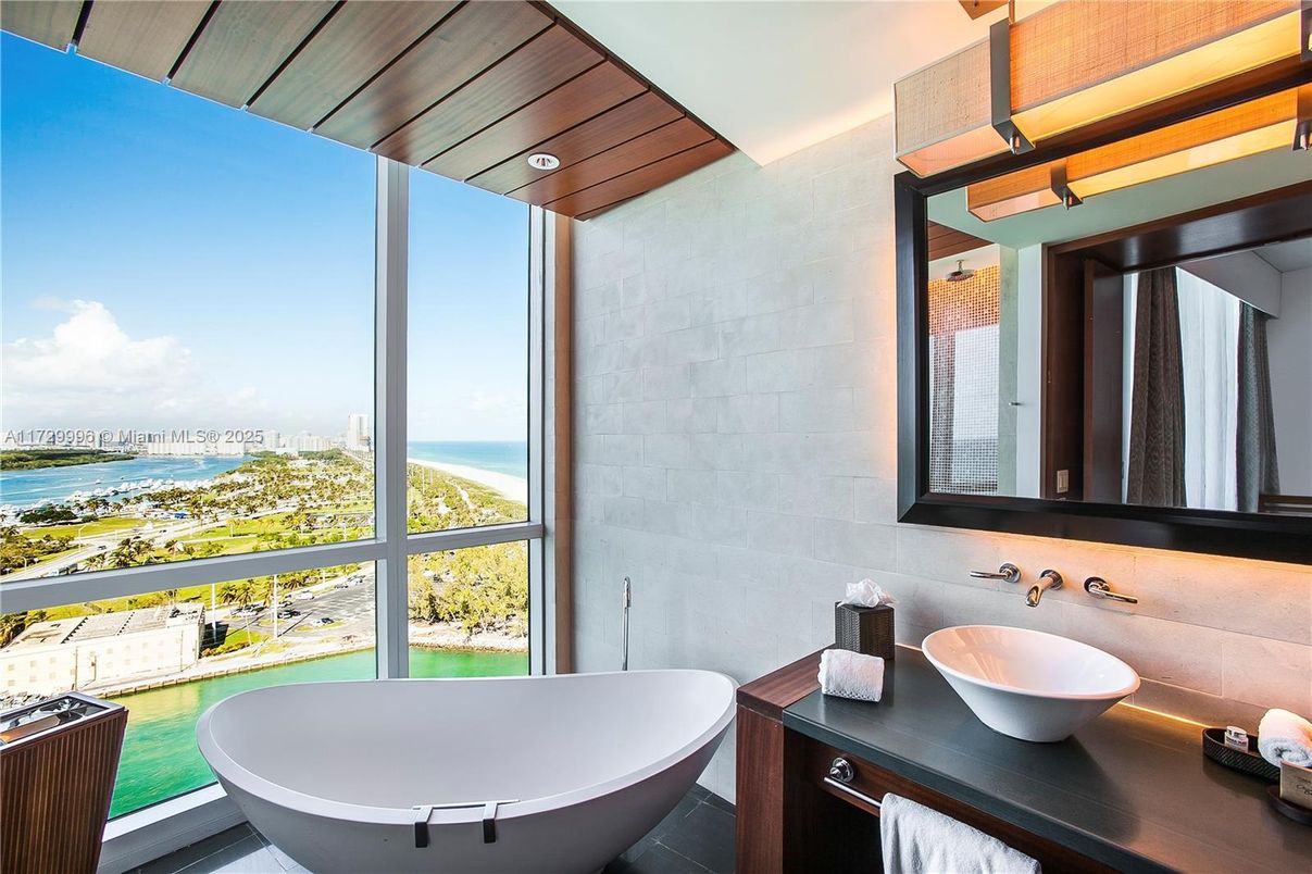 Bathroom, Free Standing Baths, Interior, Water