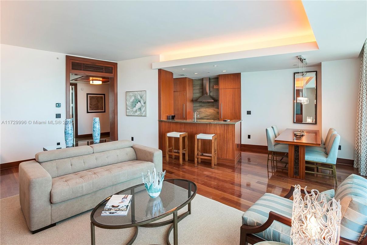 Dining room, Interior, Kitchen, Living room, Pendant Lights, Recessed Lighting, Wood Texture Flooring