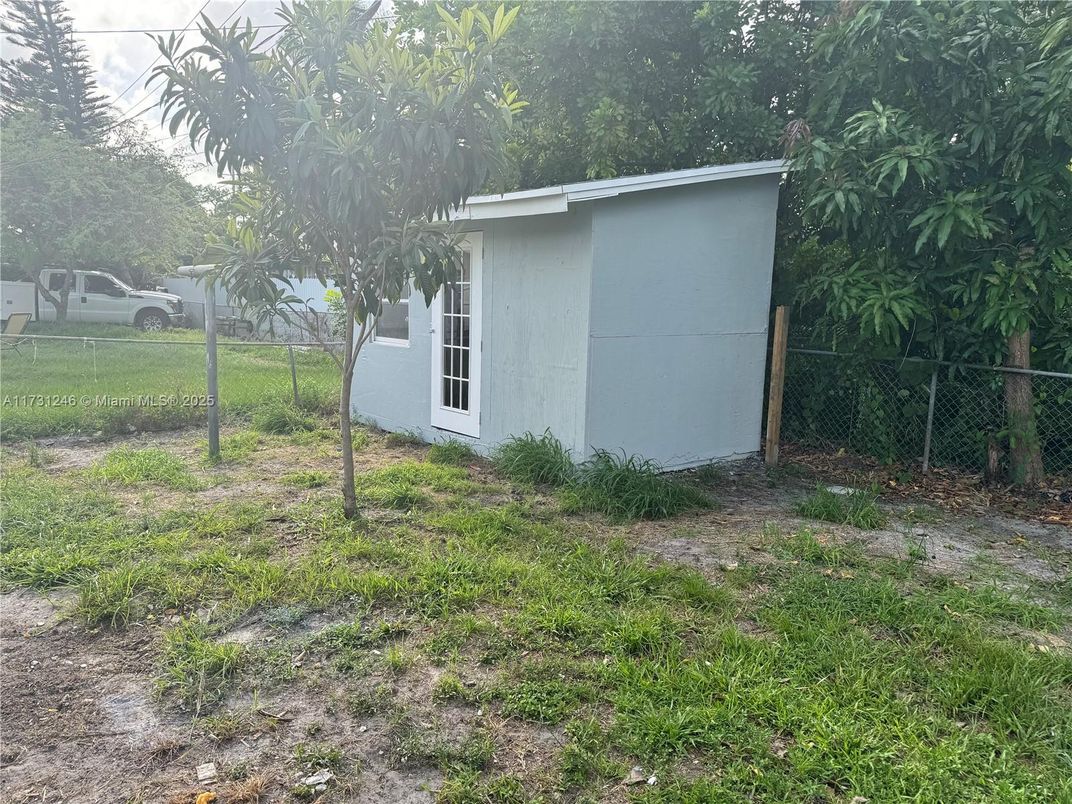 Backyard, Exterior