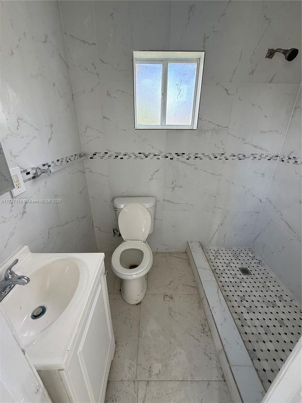 Bathroom, Interior, Marble Walls