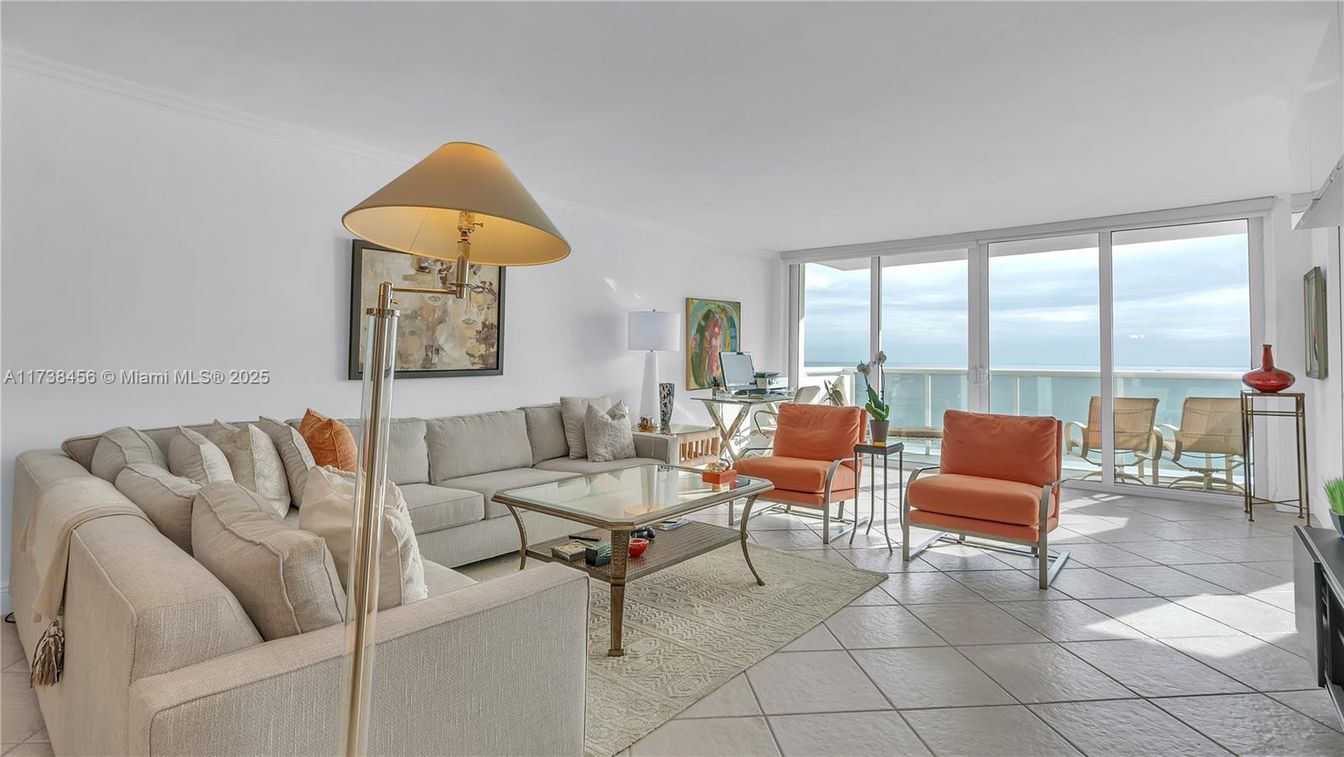 Interior, Living room, Water