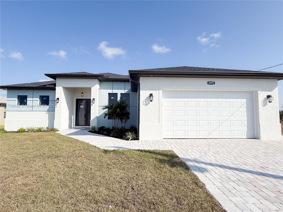 Attached, Exterior, Facade, Modern