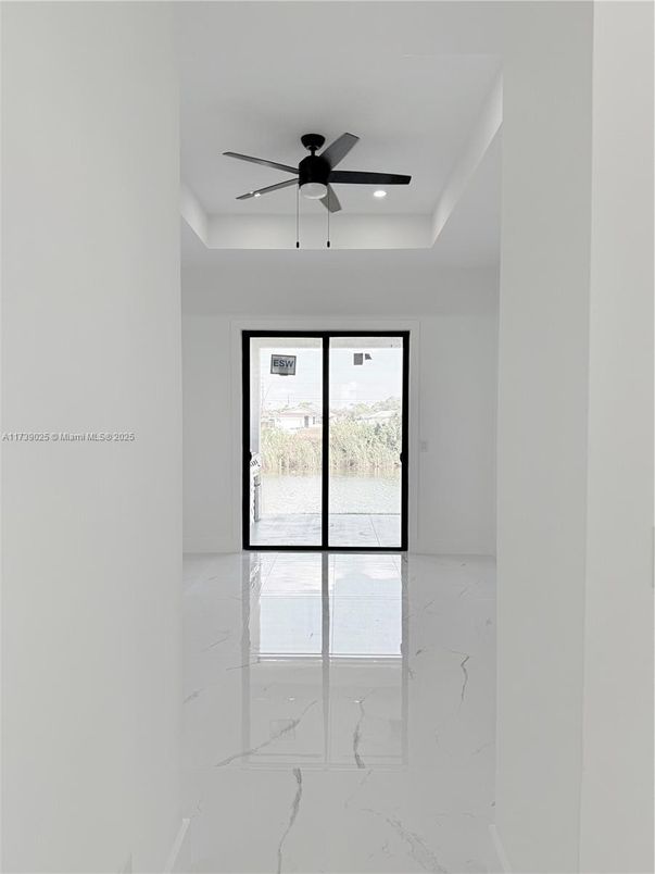 Empty room, Interior, Marble, Recessed Lighting