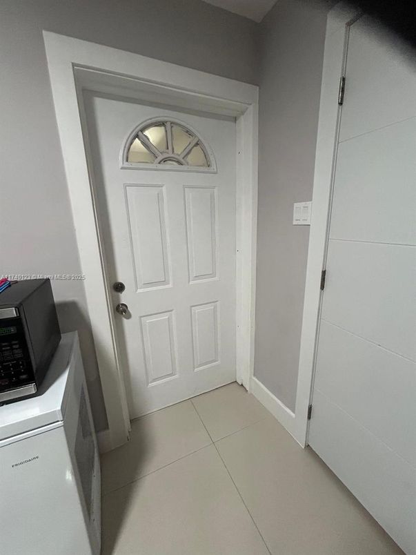 Interior, Washer