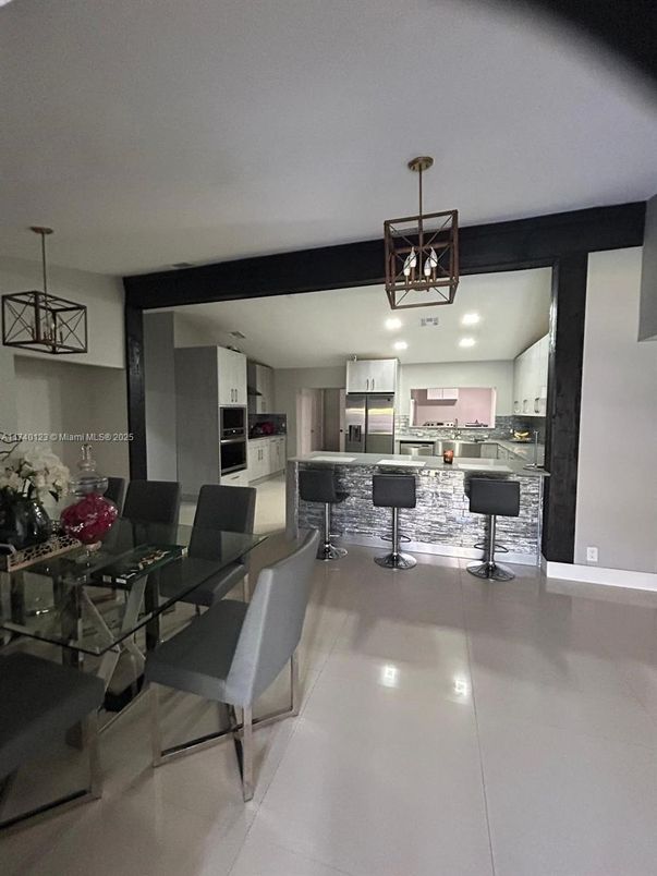 Dining room, Interior, Kitchen, Pendant Lights, Recessed Lighting, Stainless Steel Appliances
