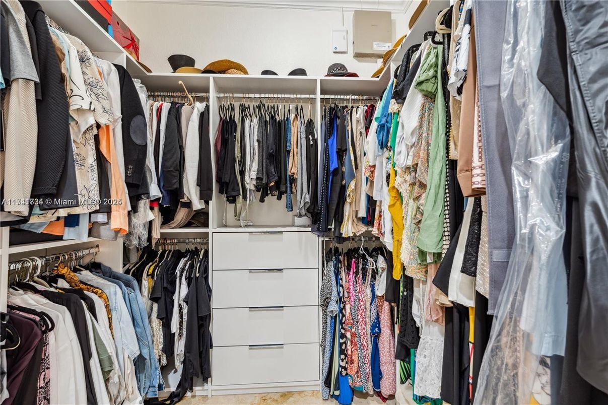 Interior, Walk-in Closets