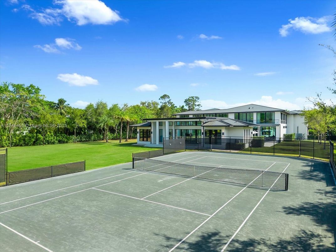 Exterior, Tennis Courts