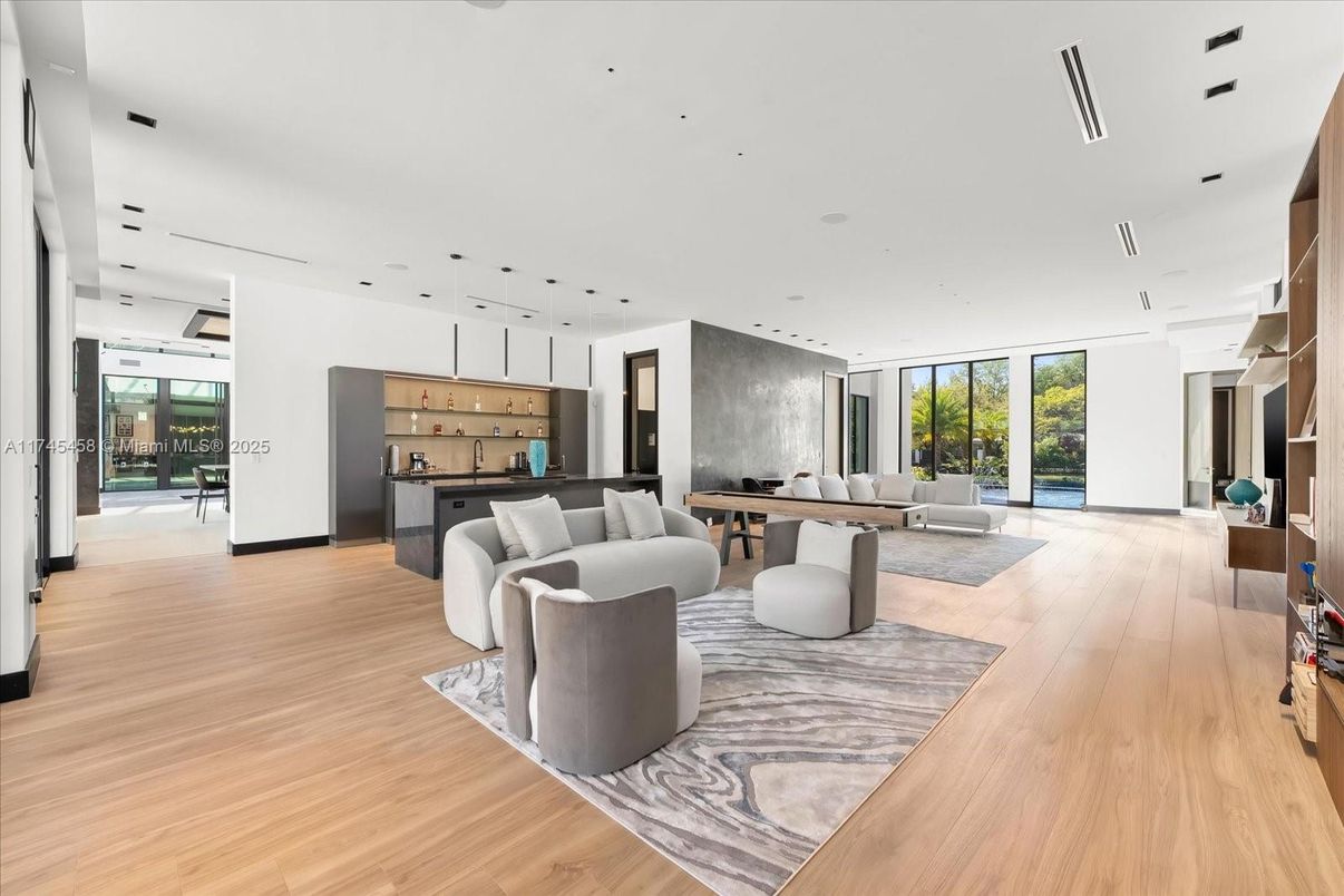 Interior, Living room, Pendant Lights, Recessed Lighting, Wood Texture Flooring