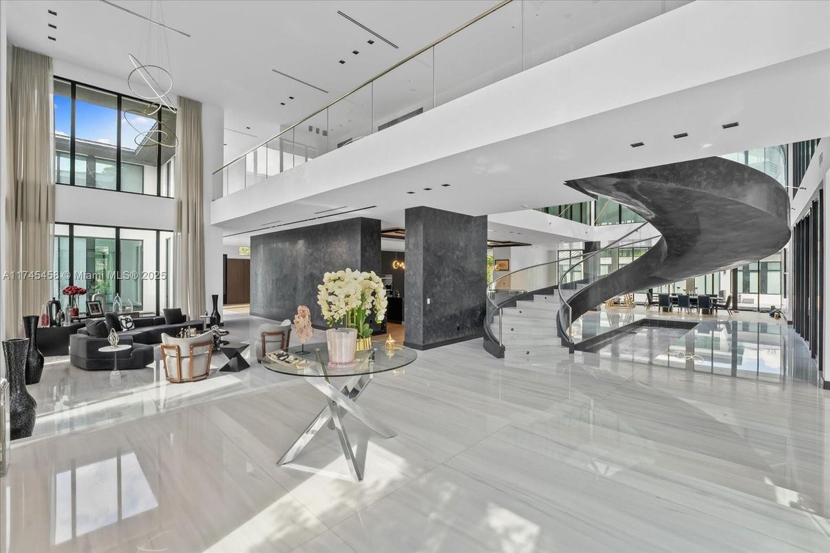 Interior, Living room, Pendant Lights, Recessed Lighting