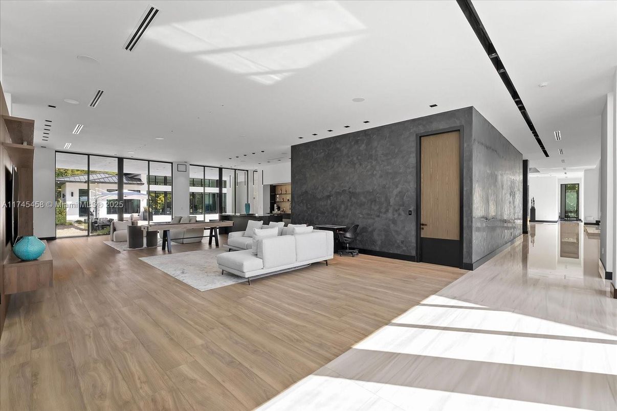 Dining room, Interior, Living room, Pendant Lights, Recessed Lighting, Wood Texture Flooring