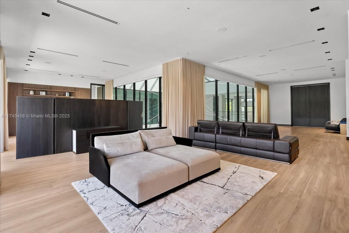 Interior, Living room, Recessed Lighting, Wood Texture Flooring