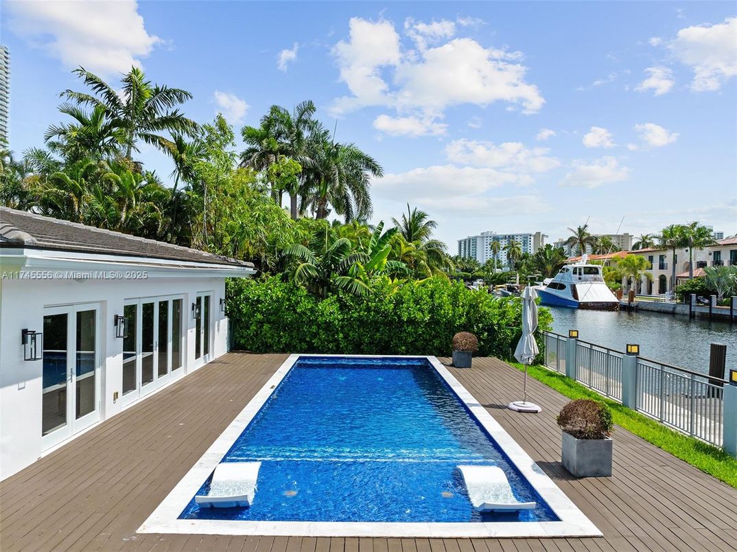 Exterior, Lake, Pool, Water