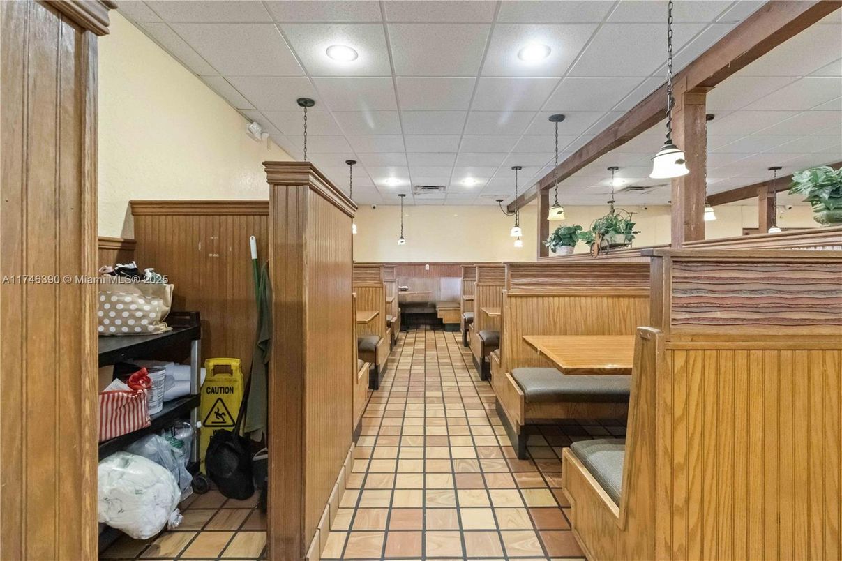 Interior, Kitchen, Pendant Lights, Recessed Lighting