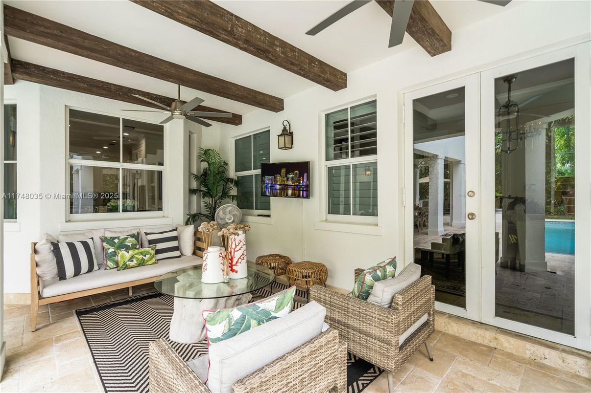 Exterior, Interior, Living room, Wooden Beams