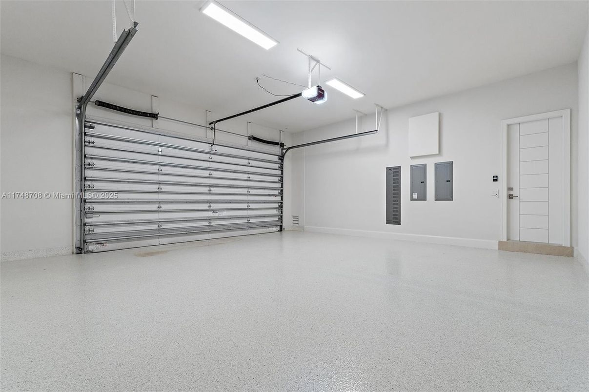 Garage, Interior