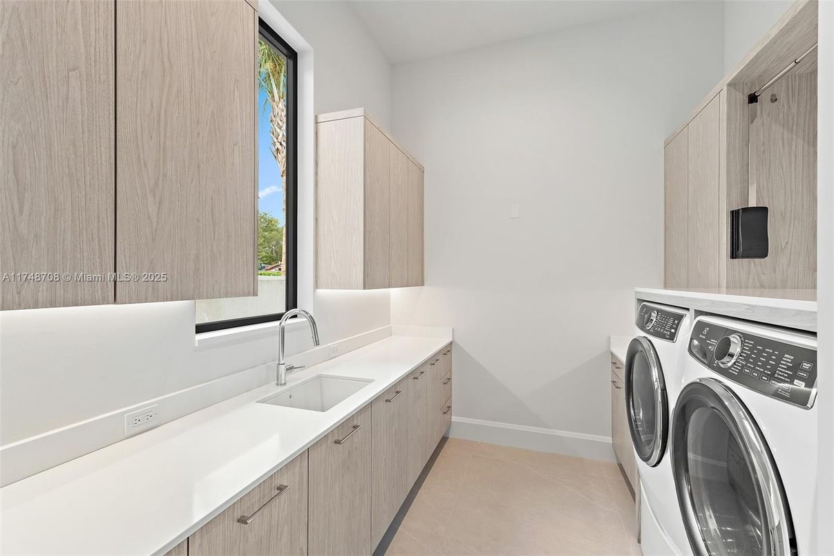 Interior, Washer
