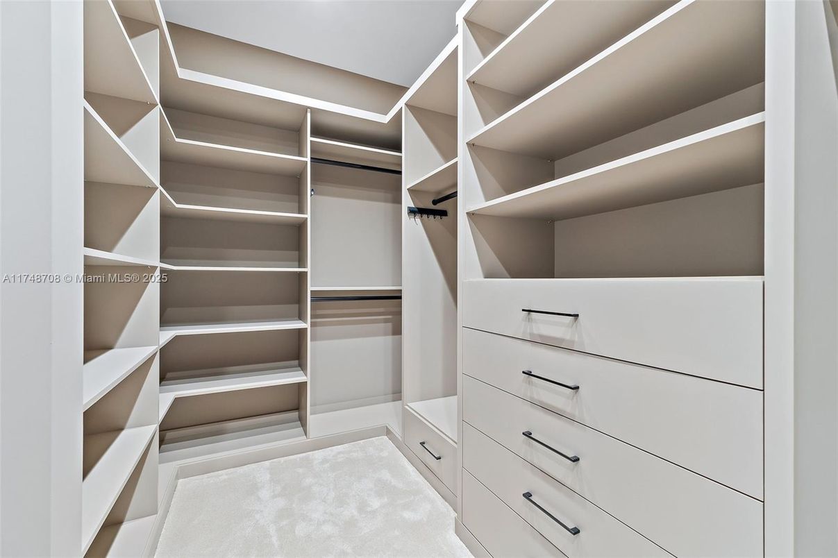 Interior, Walk-in Closets
