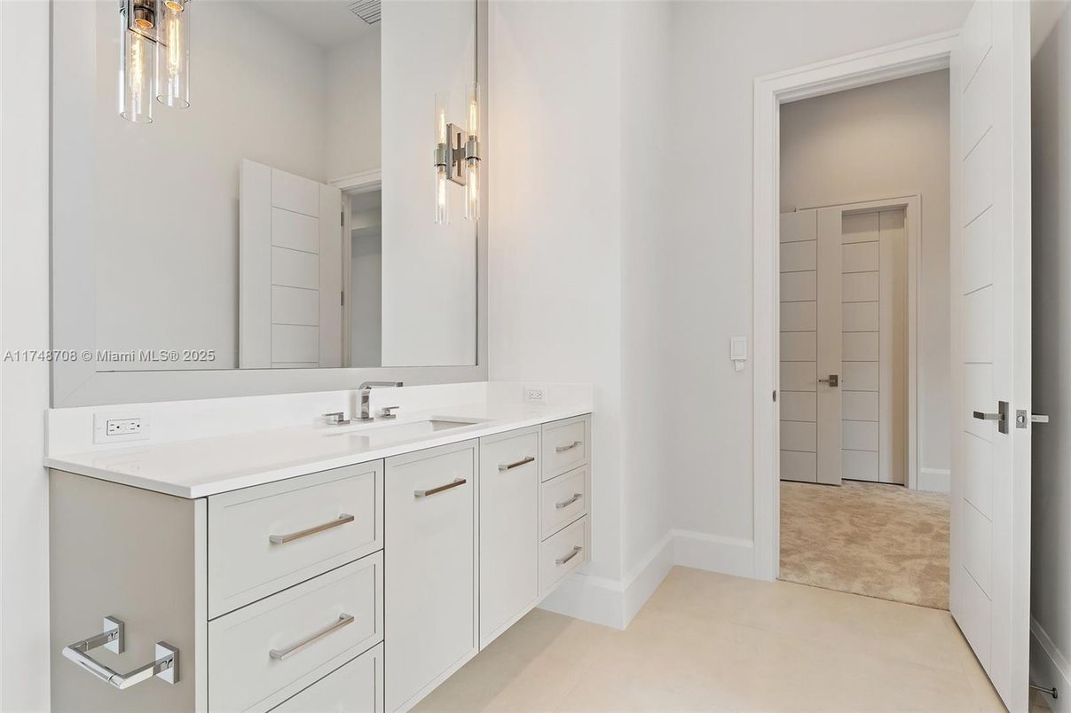 Bathroom, Dual Sink Vanities, Interior