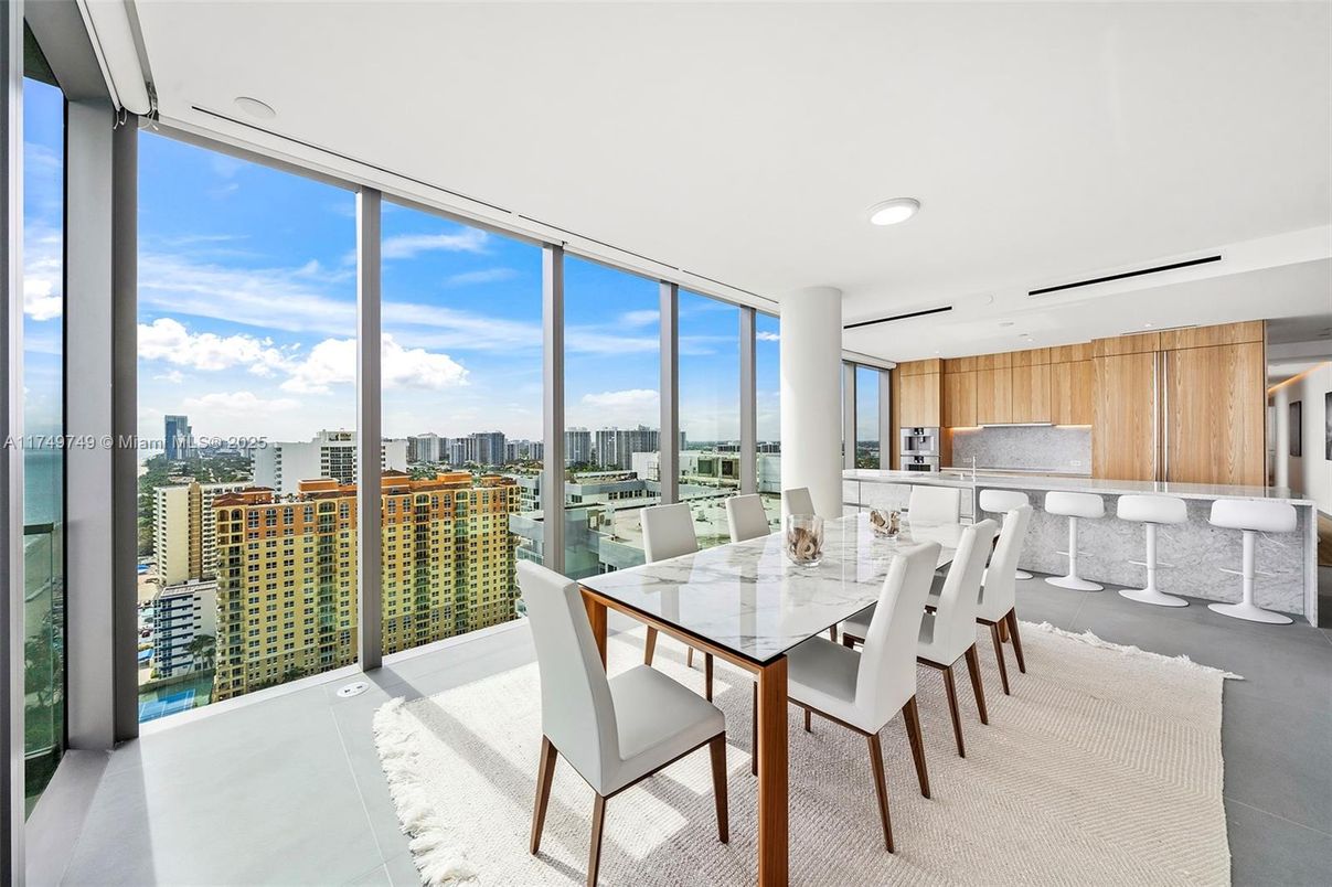 Dining room, Interior, Kitchen, Recessed Lighting