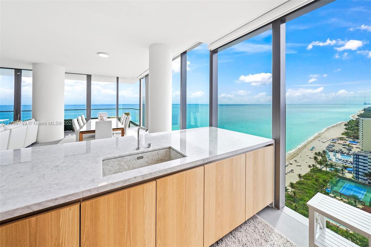 Interior, Kitchen, Recessed Lighting, Water