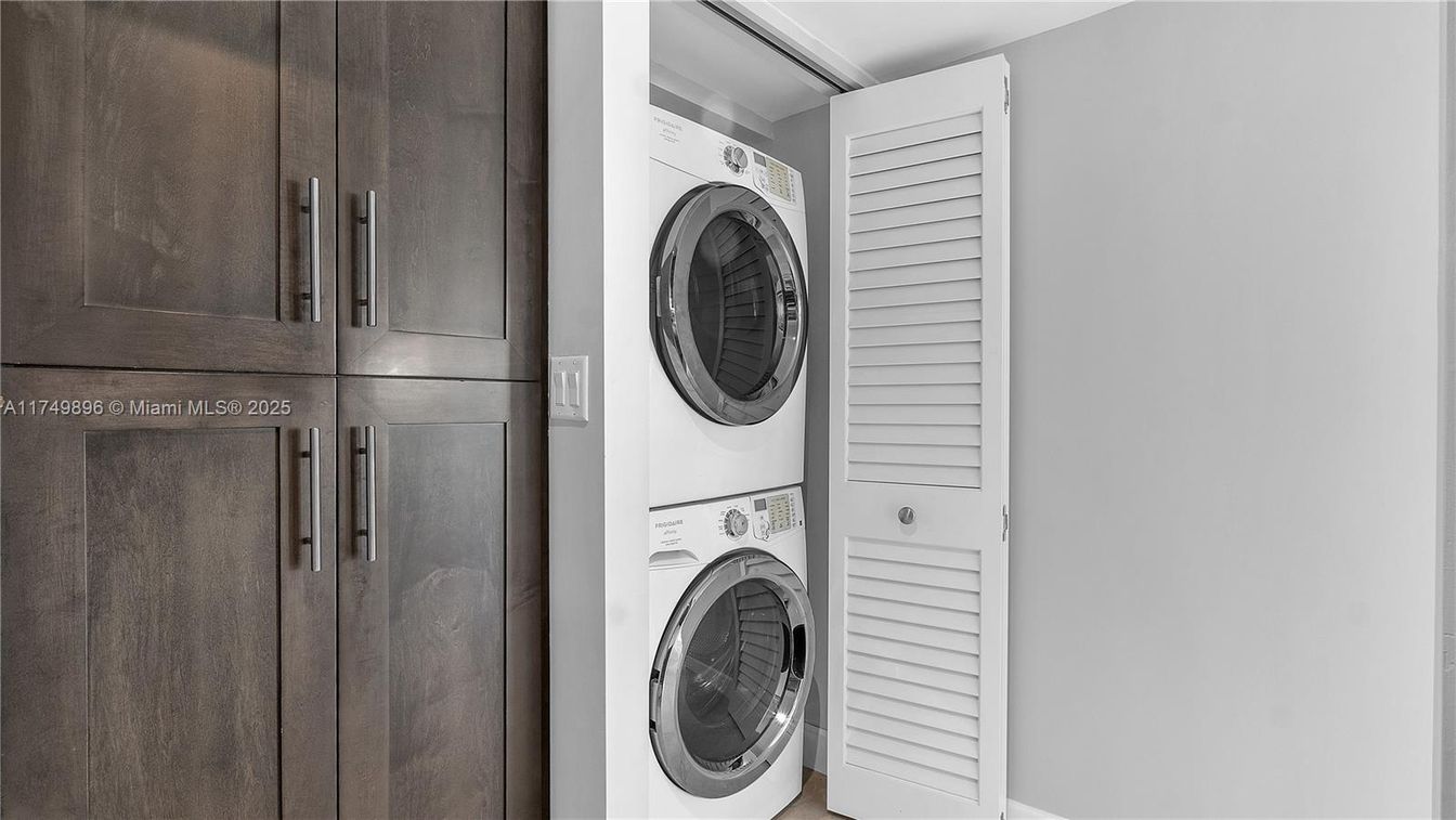 Interior, Utility Closets, Washer