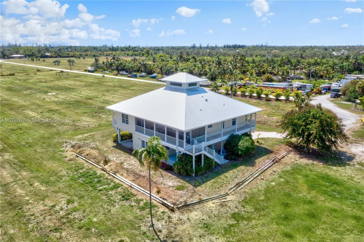Exterior, Drone