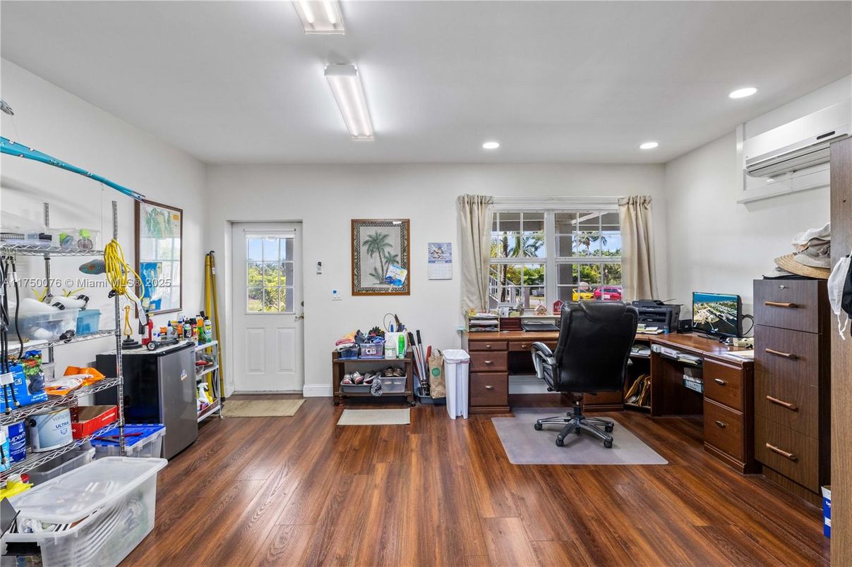 Home Office, Interior, Recessed Lighting, Wood Texture Flooring