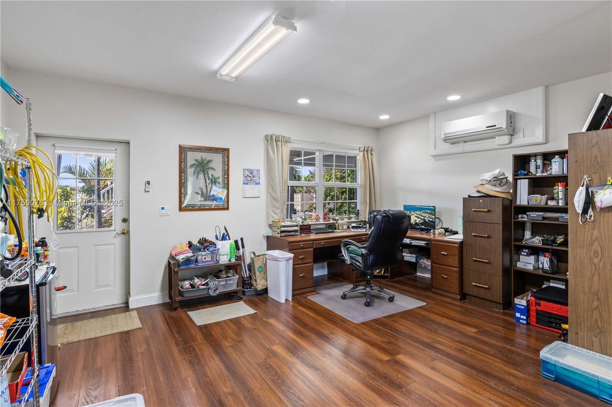 Home Office, Interior, Recessed Lighting, Wood Texture Flooring