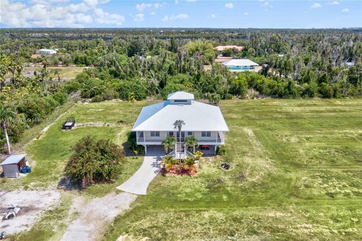 Exterior, Drone
