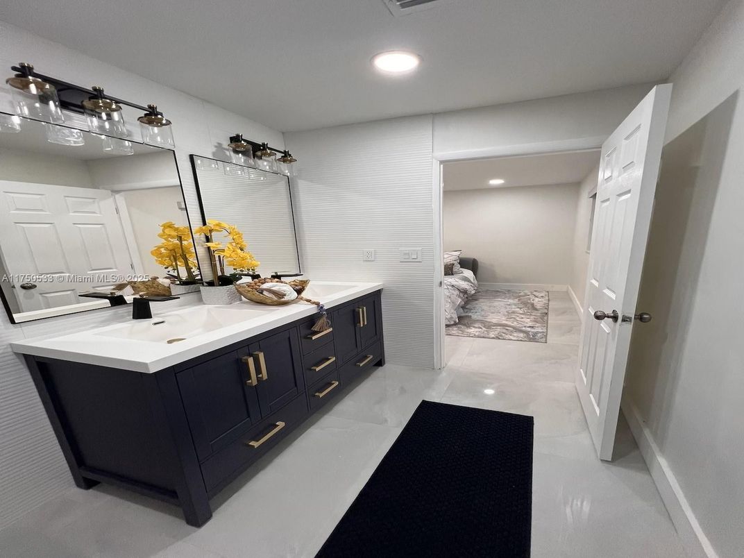 Bathroom, Bedroom, Dual Sink Vanities, Interior, Recessed Lighting