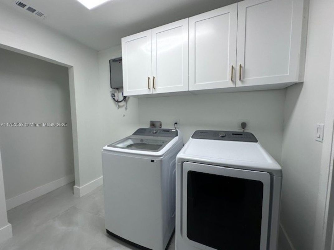 Interior, Washer