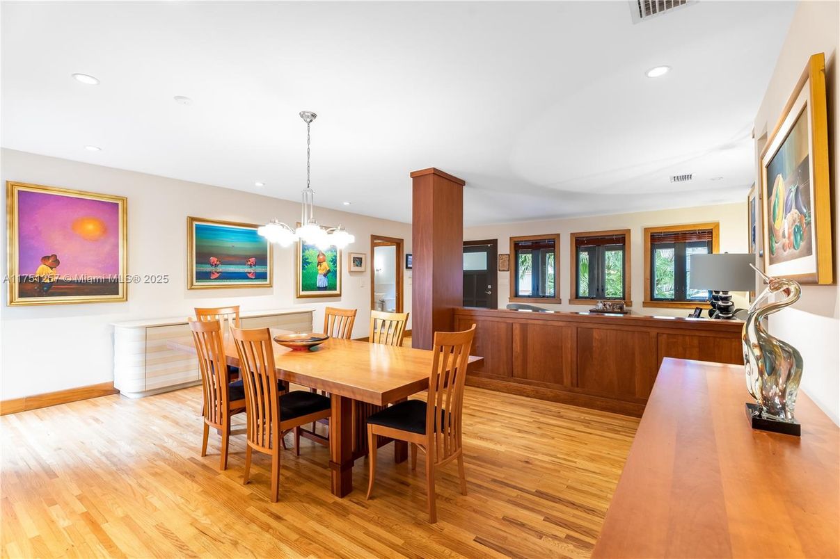 Chandelier, Dining room, Interior, Pendant Lights, Recessed Lighting, Wood Texture Flooring
