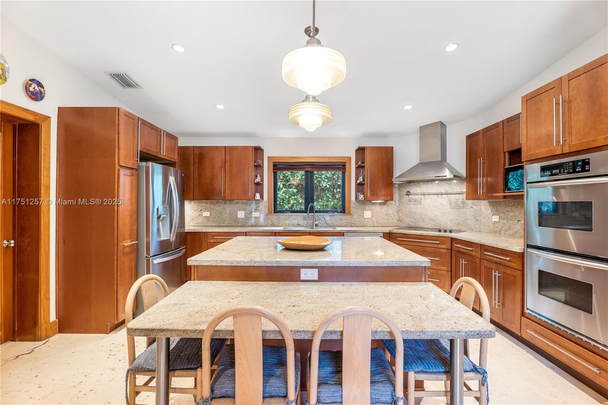 Interior, Kitchen, Pendant Lights, Recessed Lighting, Stainless Steel Appliances