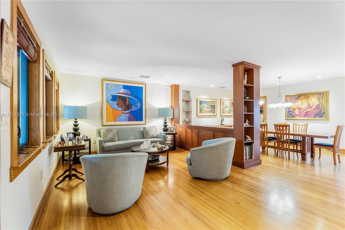 Chandelier, Dining room, Interior, Living room, Recessed Lighting, Wood Texture Flooring