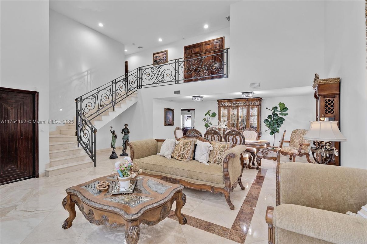 Dining room, Interior, Living room, Recessed Lighting