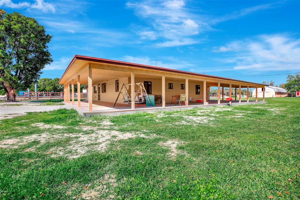 Backyard, Exterior