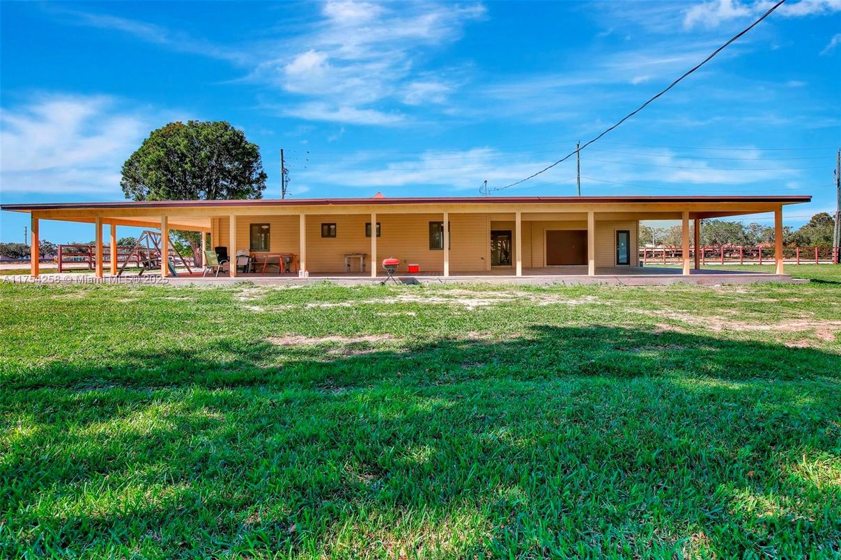 Backyard, Exterior
