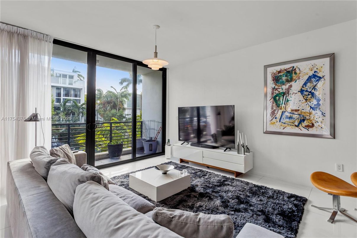 Interior, Living room, Pendant Lights