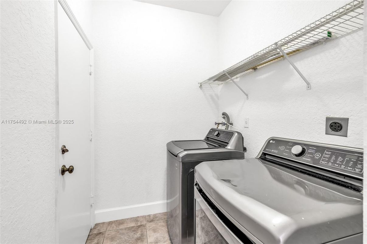 Interior, Washer