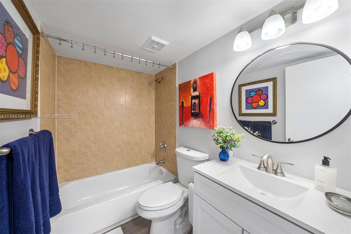 Bathroom, Dual Sink Vanities, Interior