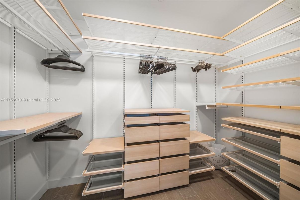 Interior, Walk-in Closets, Wood Texture Flooring