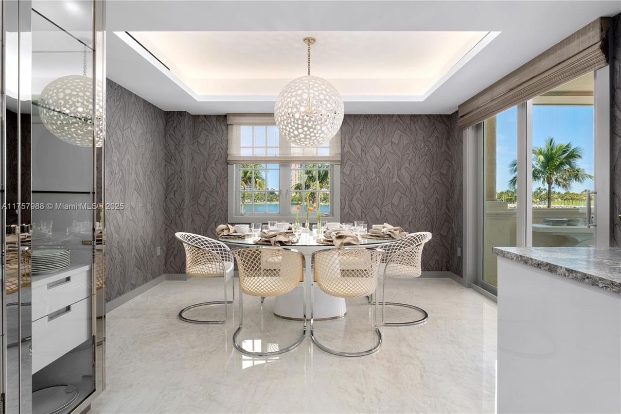 Dining room, Interior, Pendant Lights