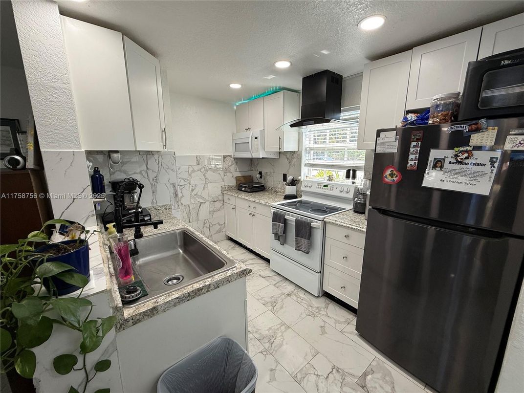 Interior, Kitchen, Marble, Recessed Lighting