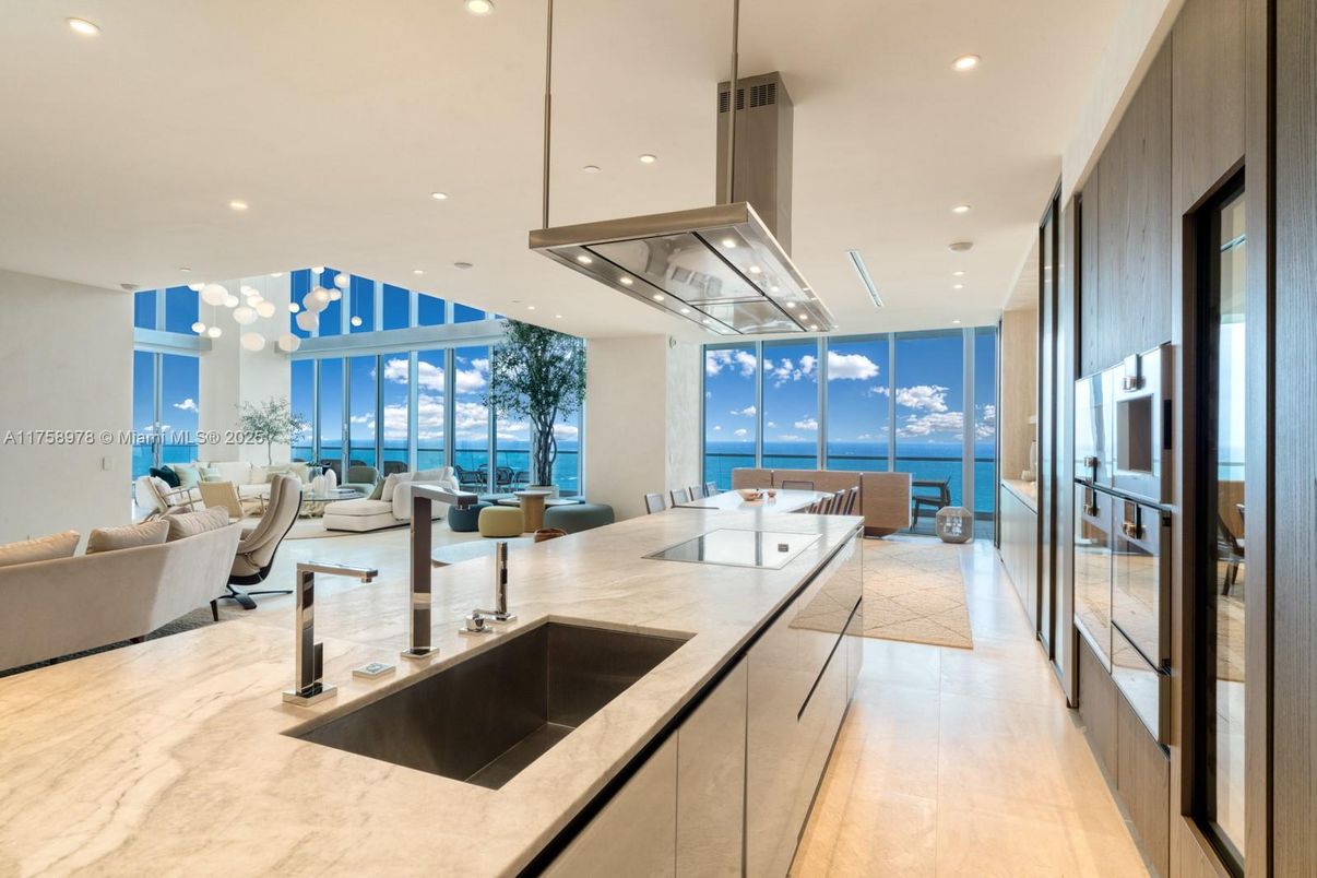 Interior, Kitchen, Living room, Pendant Lights, Recessed Lighting, Water