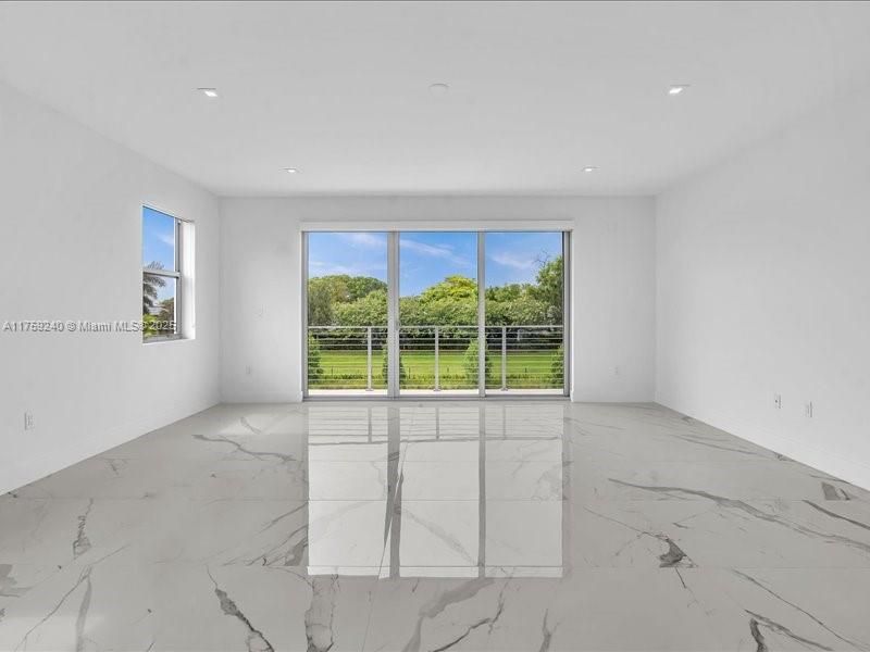 Empty room, Interior, Marble, Recessed Lighting