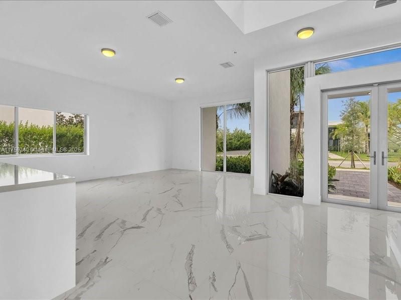 Empty room, Interior, Marble, Recessed Lighting