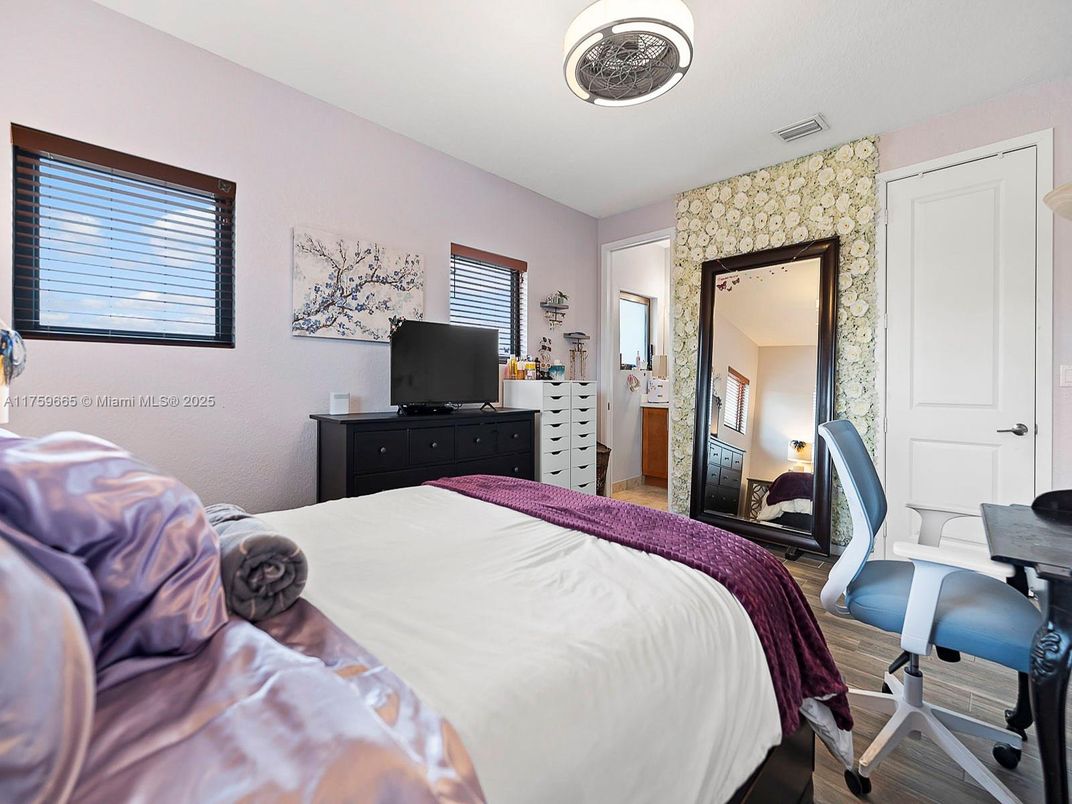 Bedroom, Home Office, Interior, Wood Texture Flooring