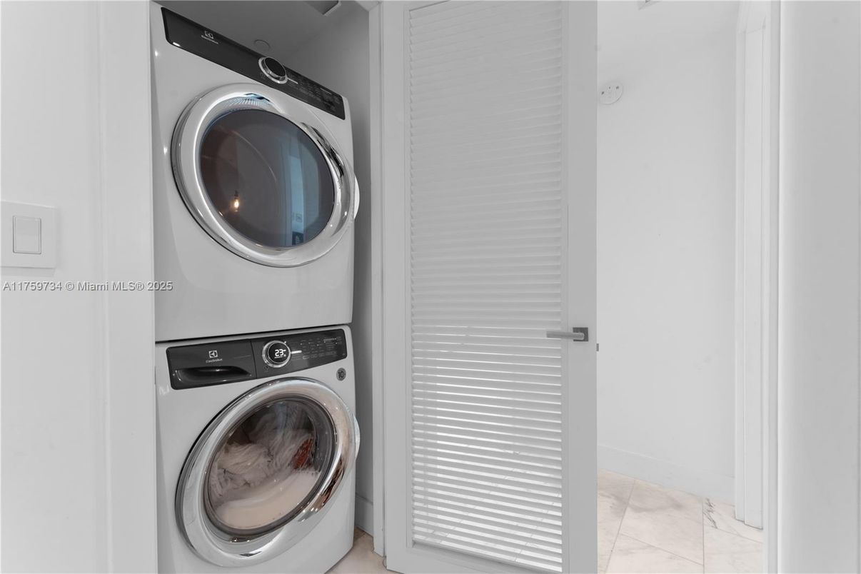 Interior, Marble, Utility Closets, Washer