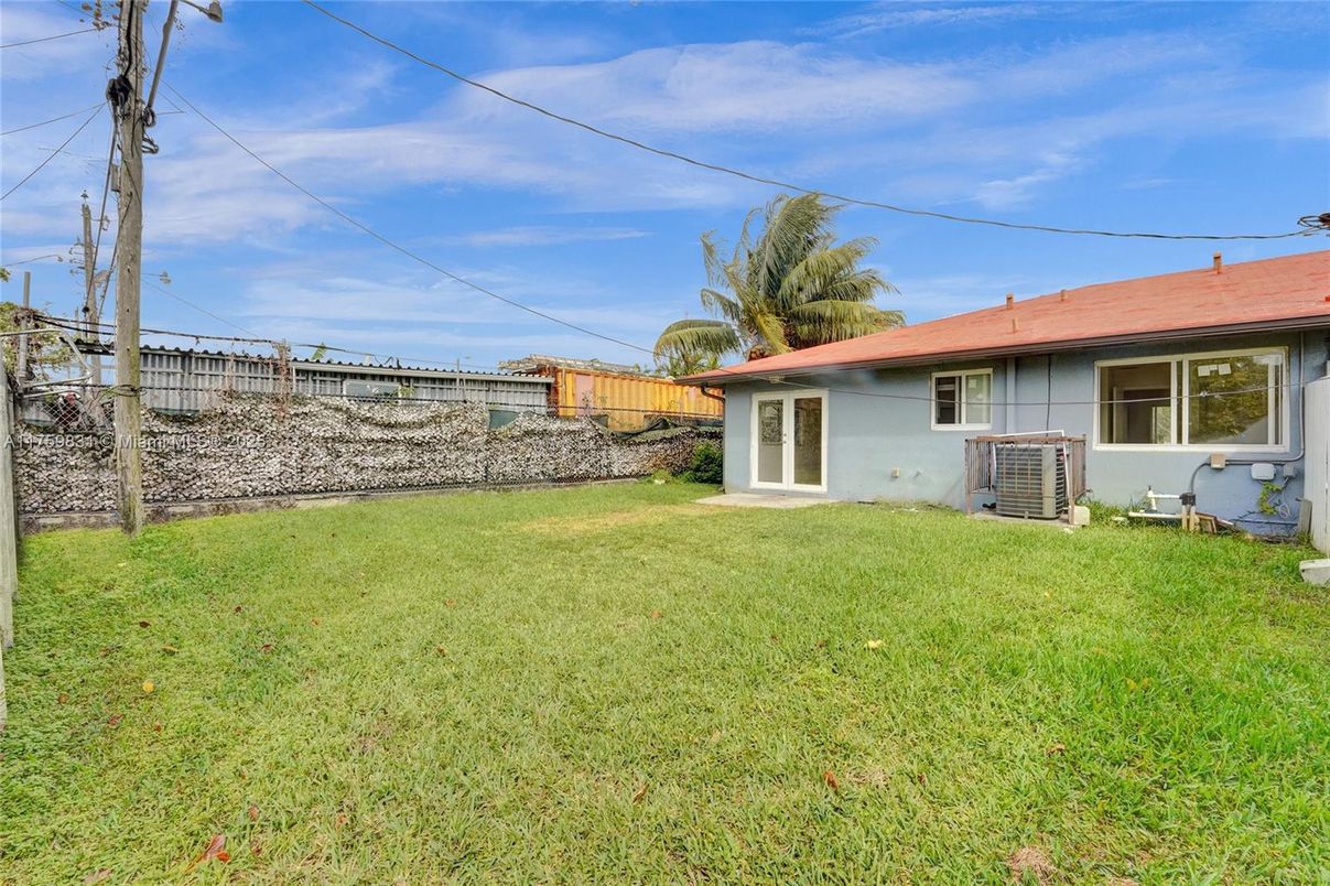 Backyard, Exterior